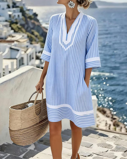 Fifer™ שמלת טי קצרה עם פתח V